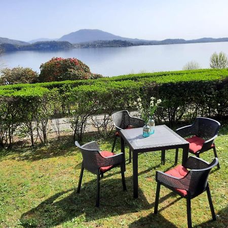 Appartamento GIOIOSA 2 con giardino e vista Lago Maggiore Belgirate Esterno foto