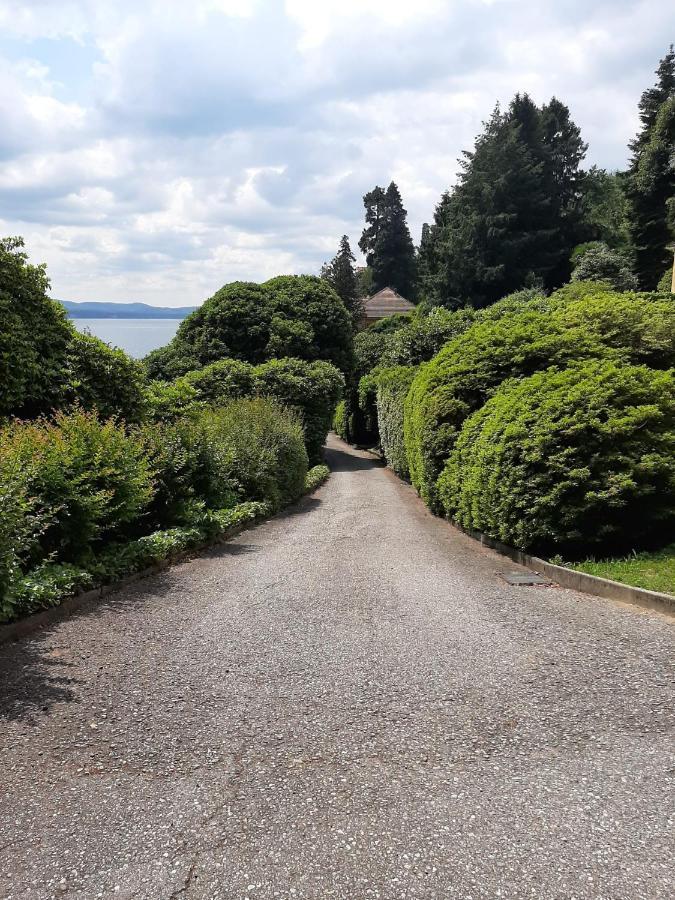 Appartamento GIOIOSA 2 con giardino e vista Lago Maggiore Belgirate Esterno foto