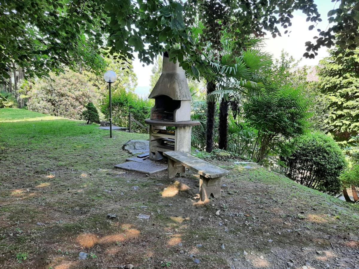 Appartamento GIOIOSA 2 con giardino e vista Lago Maggiore Belgirate Esterno foto