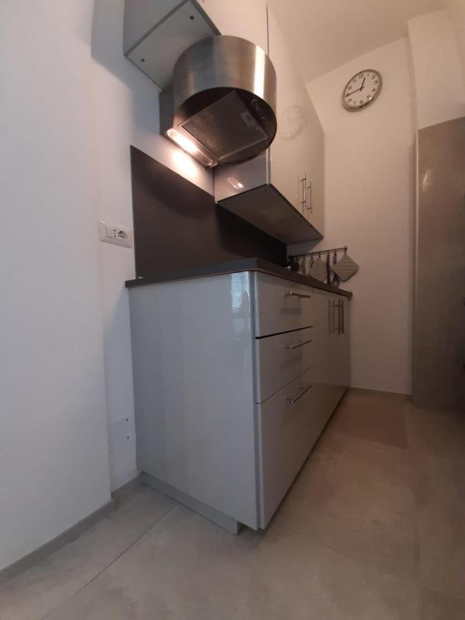 Appartamento GIOIOSA 2 con giardino e vista Lago Maggiore Belgirate Esterno foto